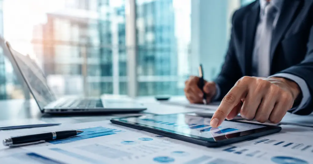 Business analytics in a modern office